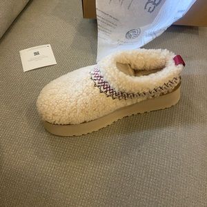 Tazz UGG Braid Slippers